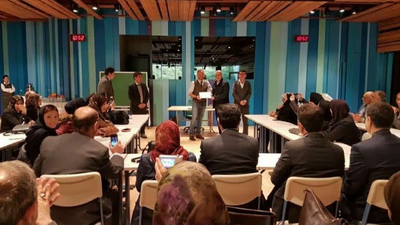 شعار مدرسهKoç School