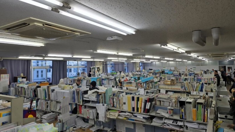 اتاق شلوغ معلمان